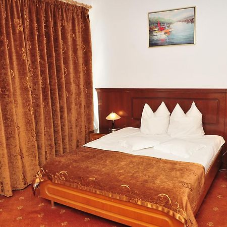 Hotel Emma Est Craiova Exterior foto