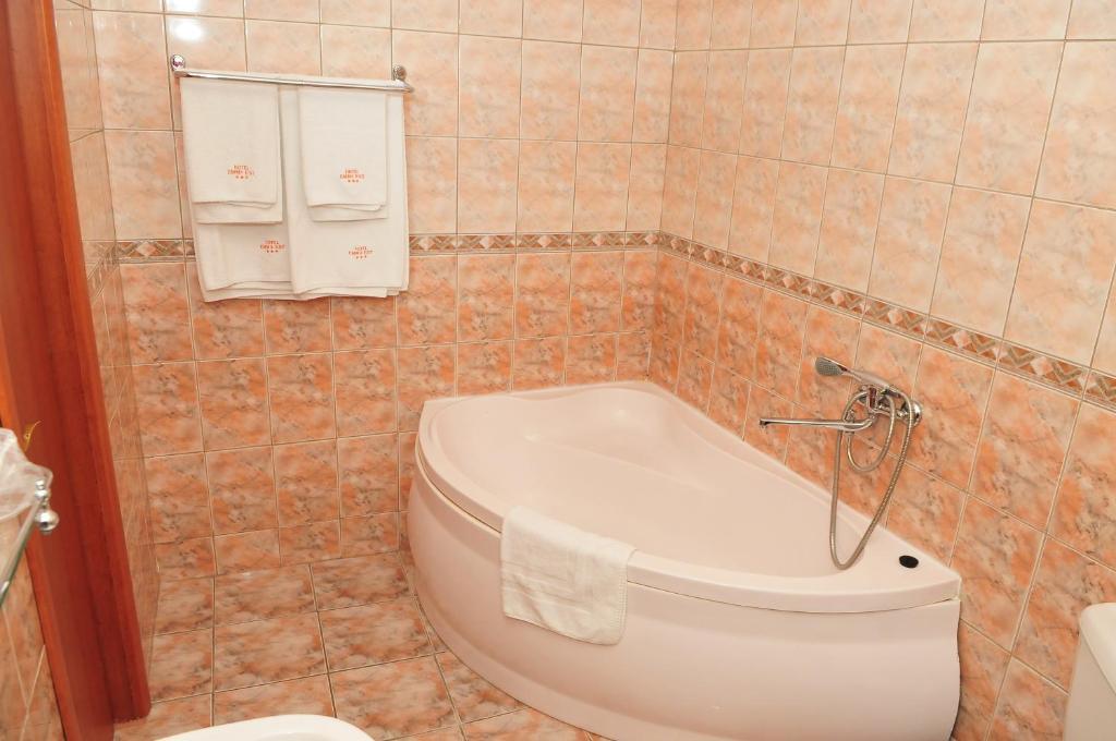 Hotel Emma Est Craiova Quarto foto